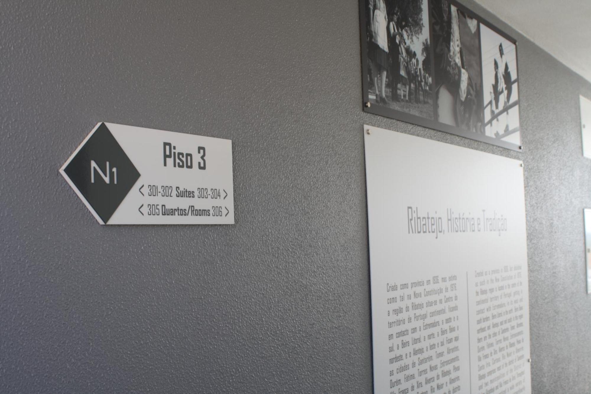 N1 Hostel Apartments And Suites Santarém Pokoj fotografie