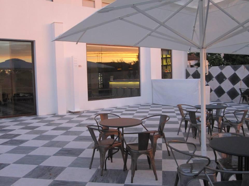 N1 Hostel Apartments And Suites Santarém Exteriér fotografie